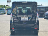 自社整備工場完備&自社鈑金工場完備!車両整備にも自信があります!保険適用鈑金修理などお気軽にご相談ください。流行のルーフペイントなど部分塗装もご相談ください。