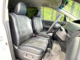 運転席シート廻りは使用感も少なく、良好な状態となっています。前オーナー様が丁寧に使っていたことがよくわかりますね。