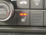 【シートヒーター】寒い日に重宝するシートヒーター!エアコンより早く温まってくれるので寒がりの人も安心ですね♪エアコンの温風は乾燥するから苦手、という方にもをおすすめです。