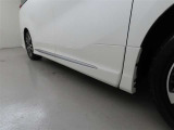 モデリスタ製サイドスカートを装着しております。