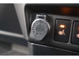シガーソケットが付いているので、車から電源を取ることが出来ます!