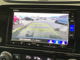 便利な3ビュー切り替え、ガイド線表示付きのバックカメラです!後退時、後方の視界をサポートします!