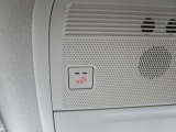SOSボタン エアバッグ作動時や後突時やSOSボタンを押した際にオペレーターと連携し、救急・警察を手配します。また、お客様のご要望にに応じてロードサービスの手配や近隣販売会社での修理などを調整します。