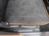 運転席の状態が出る場所ですが、ご覧の通りにキレイな状態ですよ。