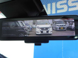 車両後部より後方が映るインテリジェントルームミラー。後ろに荷物を満載にしても、定員乗車でもルームミラーで見る視界は良好です!