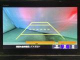 バックでの車庫入れも安心です! リアカメラが付いているバックモニター付のナビを装備しております。操作線もついており距離感も画面から確認できます。