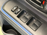 【電動格納ミラー】サイドミラーは電動格納式となっており、狭い駐車場でもキズがつくリスクを抑えられます。
