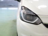 LEDヘッドライトは、点灯の瞬間から光量を発揮し、突然暗くなるトンネルなどでの安定感を高めます。