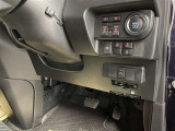 運転席周辺にある各種スイッチ画像です。電動スライドドアの開閉操作やエンジンスタートボタン、駐車支援システム関連のスイッチが装備されています(^^)今では必須アイテムのETCも装備!!
