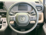 【純正革巻きステアリング】上質な革を使用することで、手にしっかり馴染みとても運転しやすいハンドルです♪