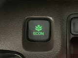 ★ECONスイッチ★ エコドライブを加速しよう!スイッチをONにすると、運転の仕方によるロスを抑え込み燃費をよくするようクルマが頑張ります(*^ー^*)燃費向上にチャレンジ♪