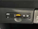 いまや快適なカーライフに欠かせないETCが付いています。