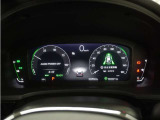 10.2インチデジタルグラフィックメーターで、速度表示やHonda SENSING作動表示などを、分かりやすく表示 見やすさを追求したメーターです。
