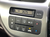 【リアオートエアコン】広い後部座席には必須の機能!風量や温度を自動で調整し前席と同様な車内環境にしてくれるリアオートエアコンを装備。夏の暑さも冬の寒さもストレスなく快適にお過ごしいただけます♪