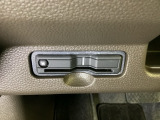 ハンドルの左下にETCがついています。高速道路の料金所の通過も楽々です。カードの取り出しもしやすい場所についています。