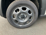 ご納車前にはプロの整備士が点検を行い、交換の必要がある部品は交換してからご納車いたします。また、その後の点検・整備・車検等も当社にお任せください。