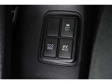 3つの走行モードがあります。『EVモード』はモーターのみで走行しガソリンを消費しないハイブリッド車ならではの環境にも優しい走行です。