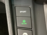 ★ECONスイッチ★ エコドライブを加速しよう!スイッチをONにすると、運転の仕方によるロスを抑え込み燃費をよくするようクルマが頑張ります(*^ー^*)燃費向上にチャレンジ♪