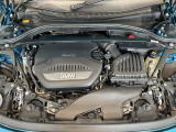 安心のBMW認定中古車は100項目の箇所を徹底的にチェック致します。機械的な箇所や電気系、コンピューターなどをご納車前に点検し、交換基準に達した部品は全て新品に修理返品した後にご納車致します。