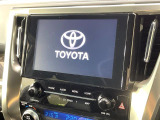 【10.5インチナビ】高級感とインパクトのある大画面ナビを装備。各種オーディオ操作はもちろん、スマホ連携もできる利便性の高いナビです♪