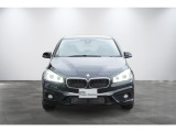 BMWのまさに「顔」ともいえる「キドニー・グリル」は、他の追随を許さない存在感を誇り、「キドニー・グリル」を見かけただけでBMWの風格を感じさせます!!