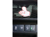 Honda SENSING搭載!ミリ波レーダーと単眼カメラで、クルマの前方の状況を認識。ブレーキやステアリングの制御技術と協調し、安心・快適な運転や事故回避を支援する先進のシステムです。