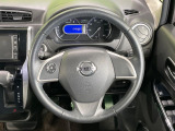 【純正革巻きステアリング】上質な革を使用することで、手にしっかり馴染みとても運転しやすいハンドルです♪