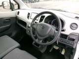機能的な運転席は運転の妨げにならずストレスを感じさせません。
