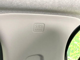【カーテンエアバッグ】側面衝突時または車両横転時に運転席と助手席の搭乗者および後席搭乗者の頭部、頚部を保護するカーテン状のエアバッグをルーフサイド部に搭載しております。