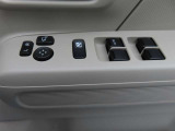 運転席のパワーウインドースイッチ部です。よく触れる場所だからこそ、使用状態があらわれますよね。ぜひこうした所もチェックしてください。
