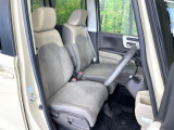 運転席シート廻りは使用感も少なく、良好な状態となっています。前オーナー様が丁寧に使っていたことがよくわかりますね。