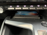 置くだけで充電ができるスマートフォンワイヤレスチャージ機能