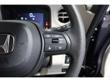 Hondaセンシングの機能のひとつ、アダプティブクルーズコントロール付!アクセルから足を離しても設定したスピードと前車との車間を保ち走行してくれます!車線維持もアシスト☆高速道路で疲労軽減ですね☆