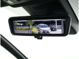 デジタルインナーミラー装備!車両後方のカメラの映像をデジタル補正で視認性を向上させてインナーミラー内に表示します♪視界を遮るものがなく、後席に同乗者がいても後方を確認しやすく安心です♪