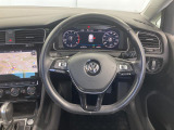 現代のVWの顔ともいえるGolf。なめらかな走りはもちろん安全性も充実させ、あなたのドライブに安心と楽しみを提供します。