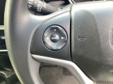 ステアリングの左側にはオーディオコントロールスイッチを装備!ハンドルから手を離さずにオーディオを操作できるのはとても安全で便利ですね♪