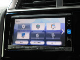 ナビゲーションは純正メモリーナビ(VXM-164VFi)を装着しております。AM、FM、CD、DVD再生、Bluetooth、フルセグTVがご使用いただけます。初めて訪れた場所でも安心ですね!