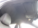 天井には気になる汚れやシミなどもなくきれいです!気持ち良く運転できますね!