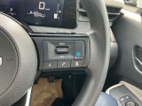 【プロパイロット】高速道でアクセル・ブレーキ・ハンドルをアシスト。運転の負担を軽減します。