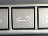 【パワーバックドア】スマートキーや運転席のボタンを押すだけでリアゲートが自動で開閉します!荷物を持っている時や、高い位置にあるバックドアを閉める際に便利な機能です♪