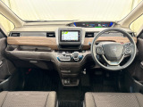 いつでも気持ちよく運転できて、使い勝手のいい収納や体をケアするシート、細部にまでこだわったインテリア♪