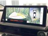 【全方位モニター】専用のカメラにより、上から見下ろしたような視点で360度クルマの周囲を確認することができます☆縦列駐車や幅寄せ時に活躍してくれます♪