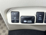 【シートヒーター】体調に合わせて細かく車内環境を調整できちゃいます。天候や、体調に左右されずに快適に1日をスタート出来ますね。