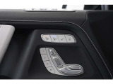 ・MANUFAKTURロゴパッケージ -「G」ロゴ入りプロジェクター -「G」ロゴ入りドアボタン(ブラック)