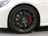 AMG RIDEスポーツサスペンション&AIRマティックサスペンションになります。車高を下げた状態になります