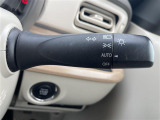 【 オートライト 】オートライトなのでライトの点け忘れを気にすることなく運転が出来ます。