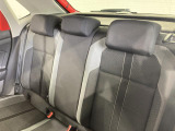 シートは適度な硬さによって長時間の運転でも疲れにくいと定評があります。国産車とは全く違った座り心地ですが、長年培われた欧州の椅子文化をご体感ください。