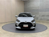 お車購入のポイントとなるフロントマスクです!シャープな目つきが印象的なデザインのヘッドランプです。
