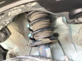 お車を安心してお乗りいただく為には、足回りの定期点検が欠かせません。サービスサポート(有償保証)では無料点検もご提供しており、安心のカーライフをお過ごしいただけるサポート体制が整っています。