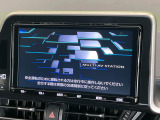 【大画面ナビ】人気の大型ナビを装備。存在感のある大画面はインパクト大!ナビ利用時のマップ表示は見やすく、テレビやDVDは臨場感がアップ!いつものドライブがグッと楽しくなります♪